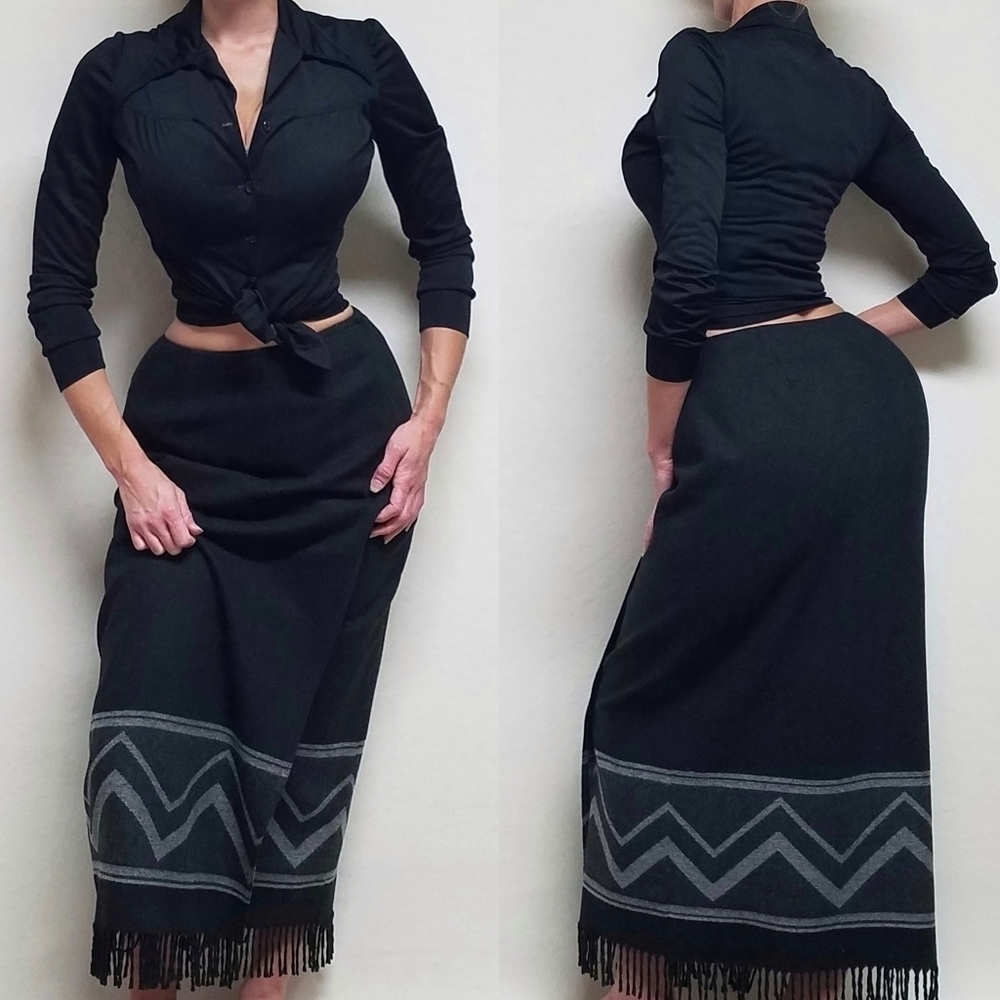 VINTAGE 90s Nine & Company Black Wool Blanket Print Fringe Trim Maxi Wrap Skirt